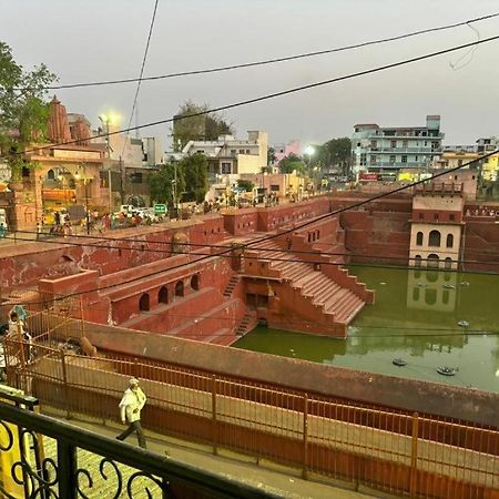 Maatu Shri Comfort Stay-Guest House Mathura Exterior photo